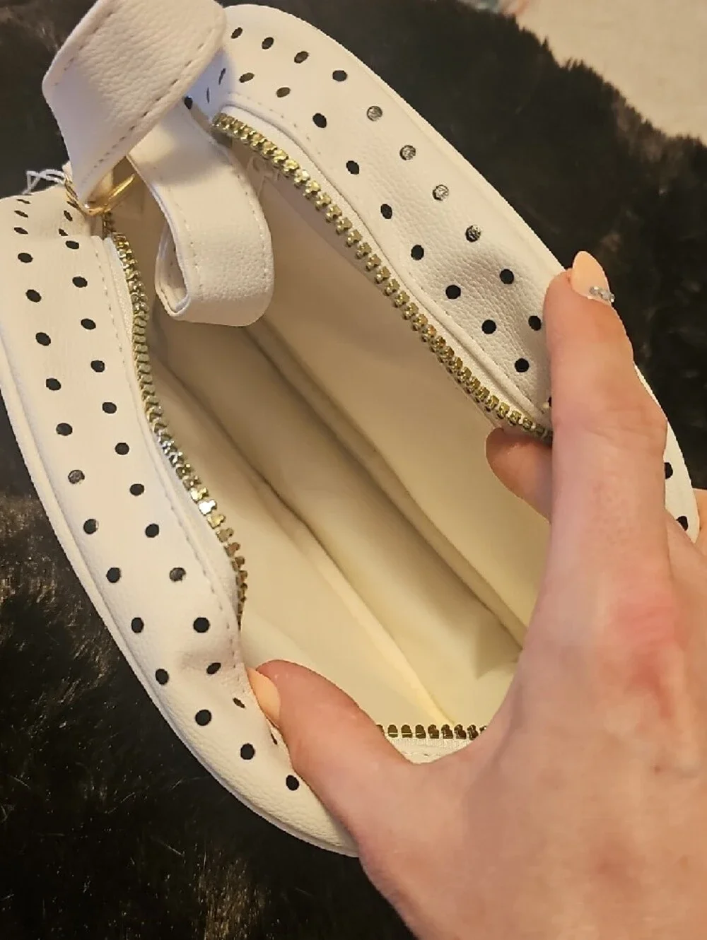 Primark Disney Minnie Mouse Ivory Quilted Crossbody Bag NWT - Picture 3 of 3